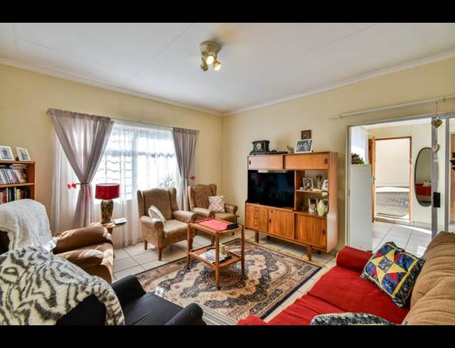 3 BEDROOM TOWNHOUSE FOR SALE IN ANNLIN